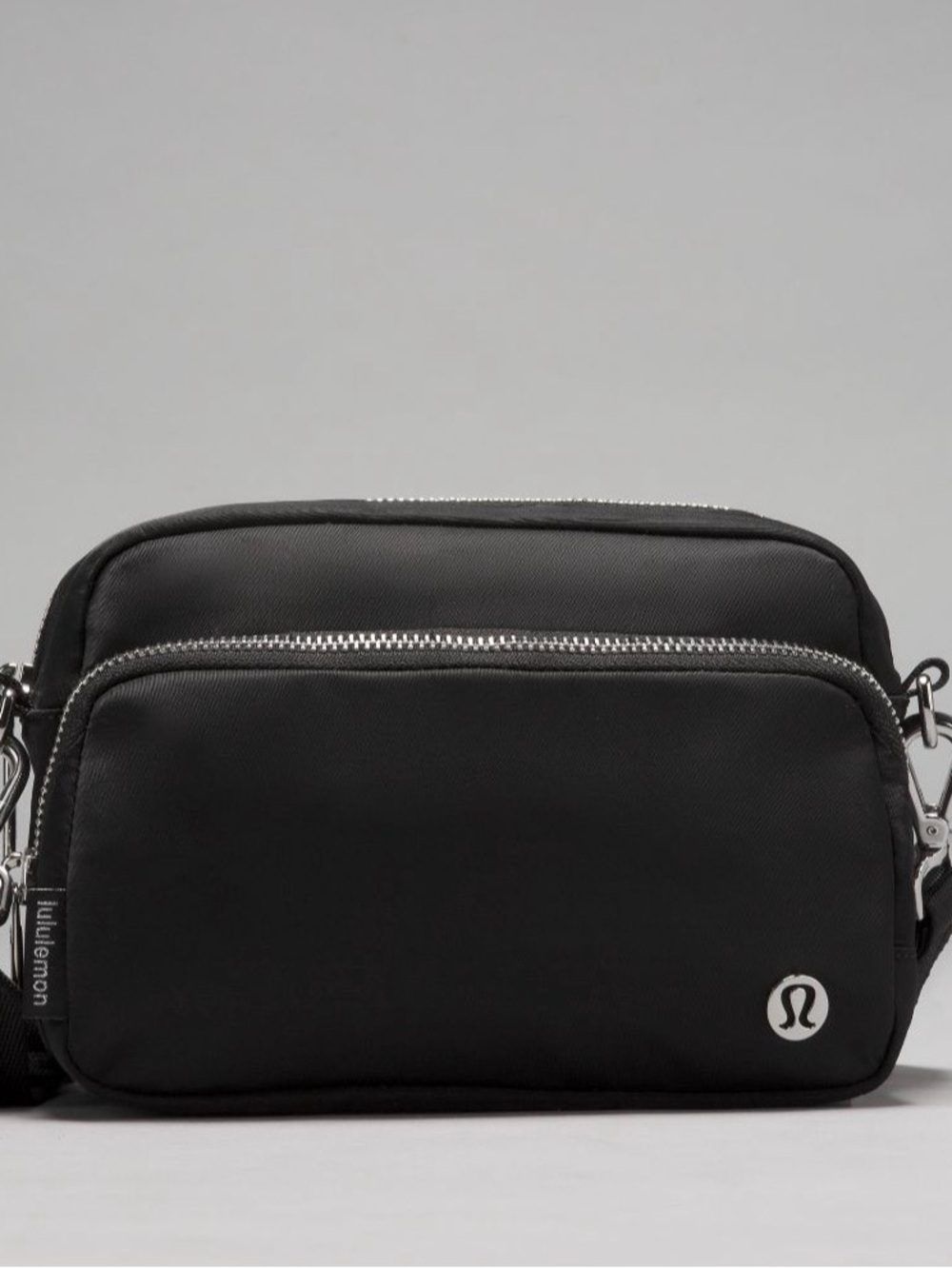 Lululemon Everywhere crossbody bag